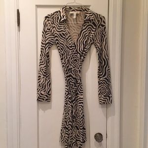Diane von Furstenberg classic wrap dress 100% silk